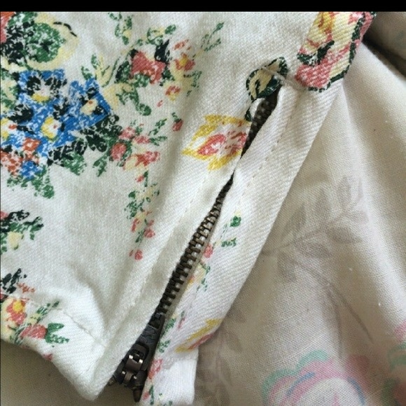 Jeans - Picture 3 of 4